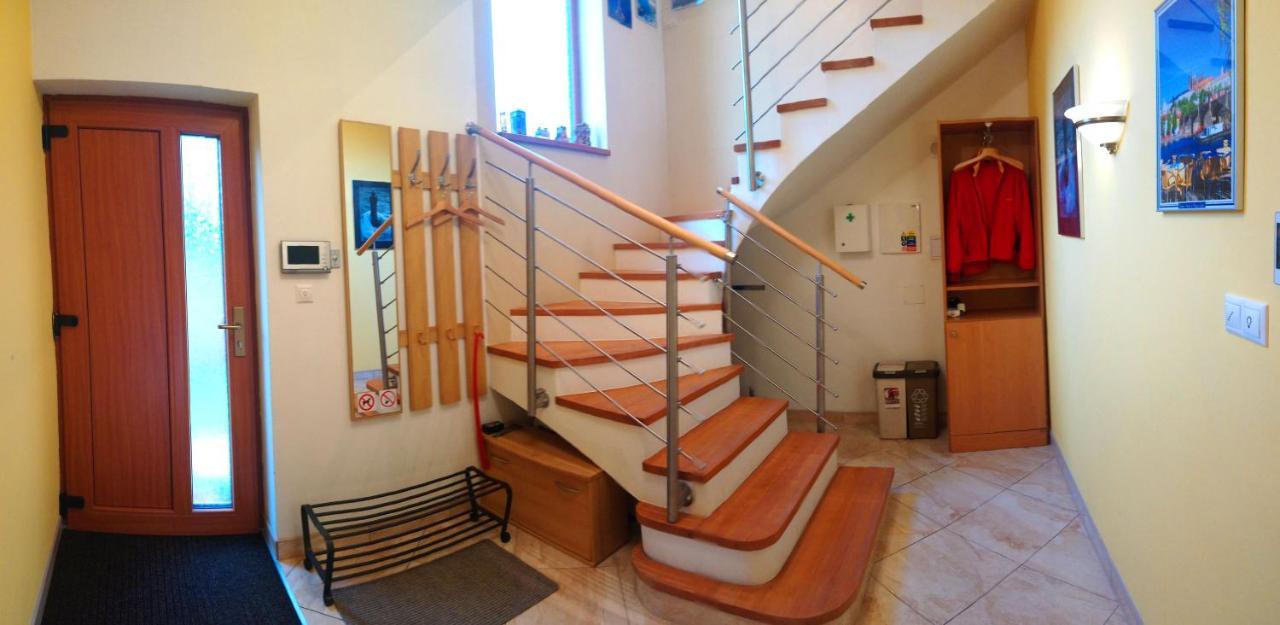 Lovely Apartment, Garden, Parking, Wifi, Netflix Praha Exteriér fotografie