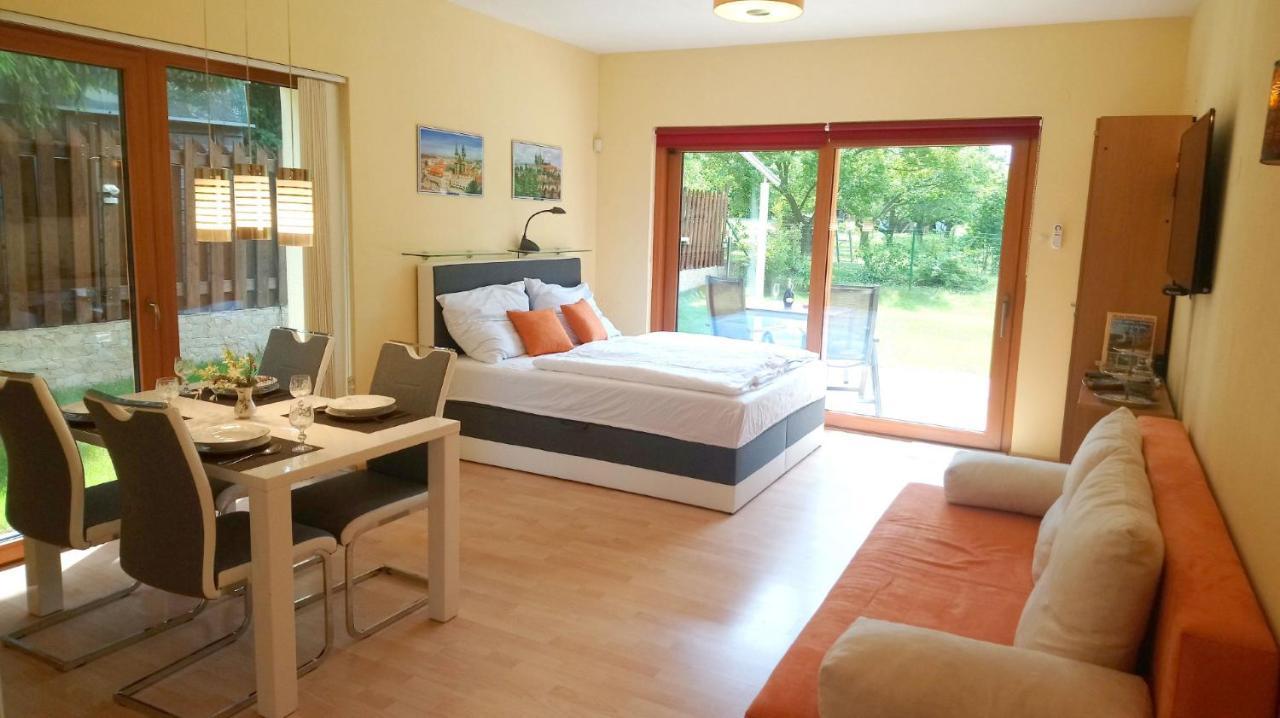 Lovely Apartment, Garden, Parking, Wifi, Netflix Praha Exteriér fotografie