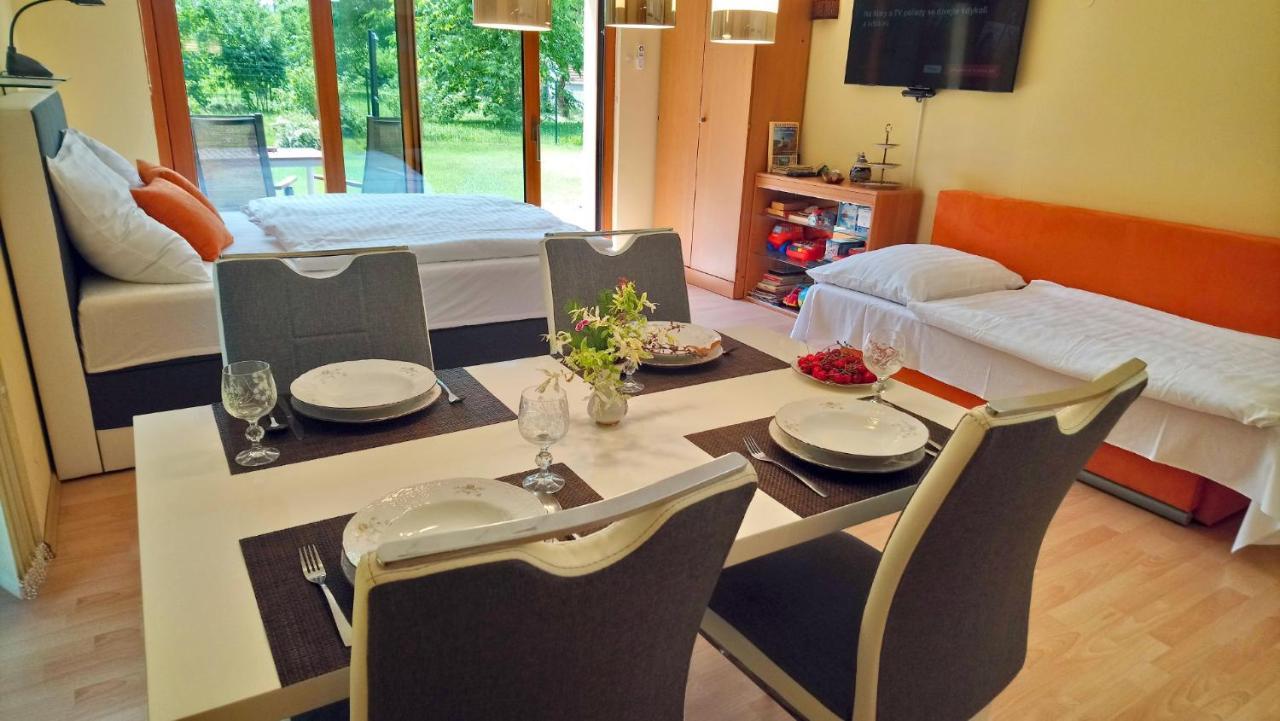 Lovely Apartment, Garden, Parking, Wifi, Netflix Praha Exteriér fotografie